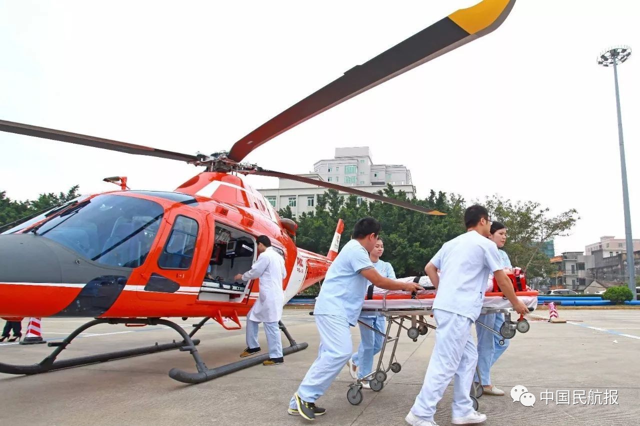 重庆女护士飞机上救助乘客 游客：对重庆的好感又增加了|医院_新浪财经_新浪网